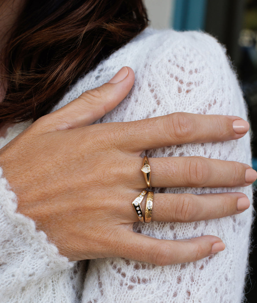 Sunken Pavé Heart Signet Ring