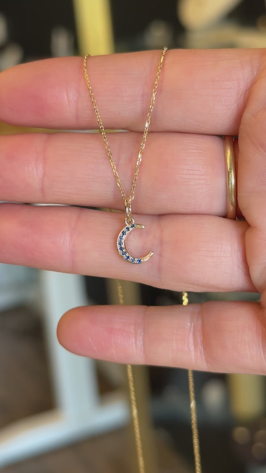 PAVÉ CRESCENT MOON